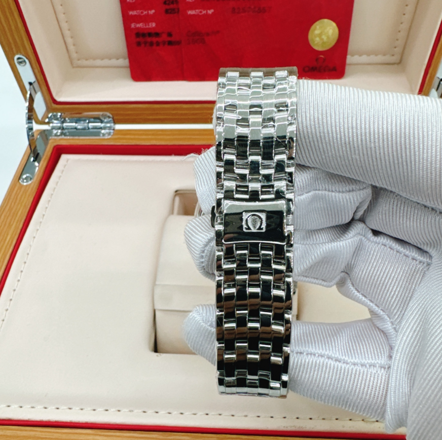 2025 New Omega - 424.10.40.20.02.002 De Ville Prestige Co-Axial 39.5 Stainless Steel / Vintage Silver / Bracelet