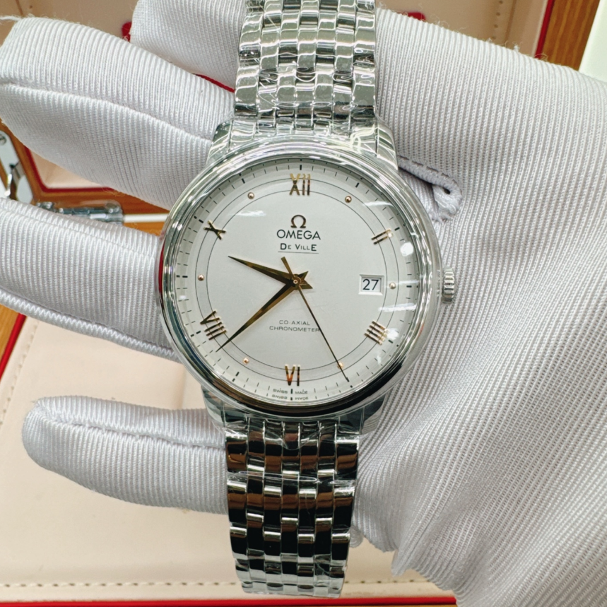 2025 New Omega - 424.10.40.20.02.002 De Ville Prestige Co-Axial 39.5 Stainless Steel / Vintage Silver / Bracelet