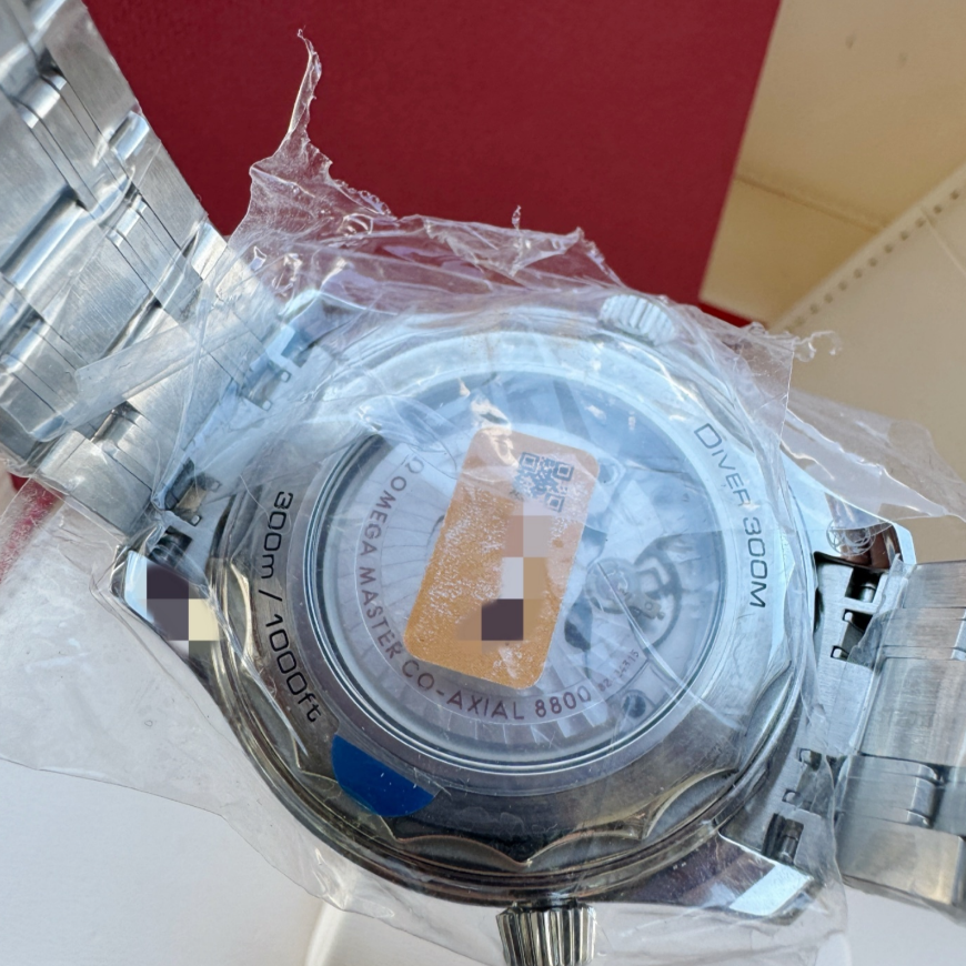 2025 New Omega - 210.30.42.20.04.001 Seamaster Diver 300M Master Co-Axial 42 Stainless Steel / White / Bracelet