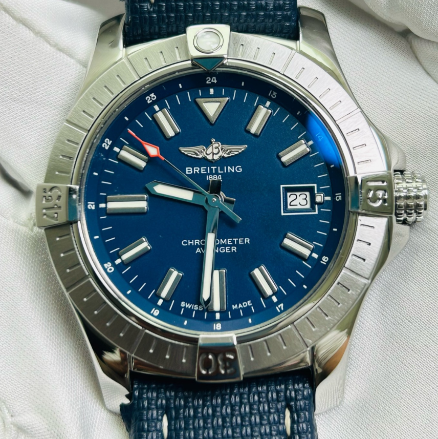 2020 Pre-owned Breitling - A17318101C1X1 Avenger Automatic 43 Stainless Steel / Blue / Military / Pin