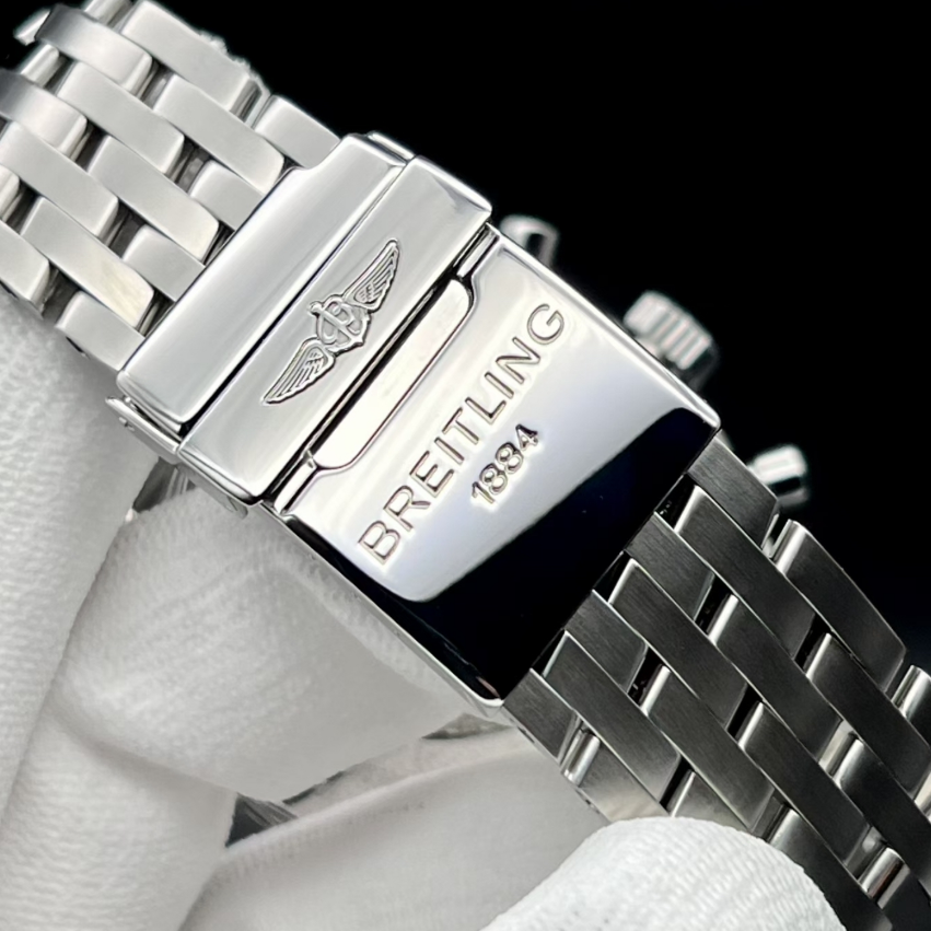 Watch ONLY Pre-owned Breitling - A24322121G1A1 Navitimer World Stainless Steel / Silver / Bracelet