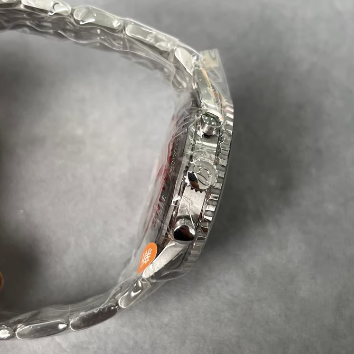 2025 New Breitling - AB0137241L1A1 Navitimer B01 Chronograph 46 Stainless Steel / Green / Bracelet