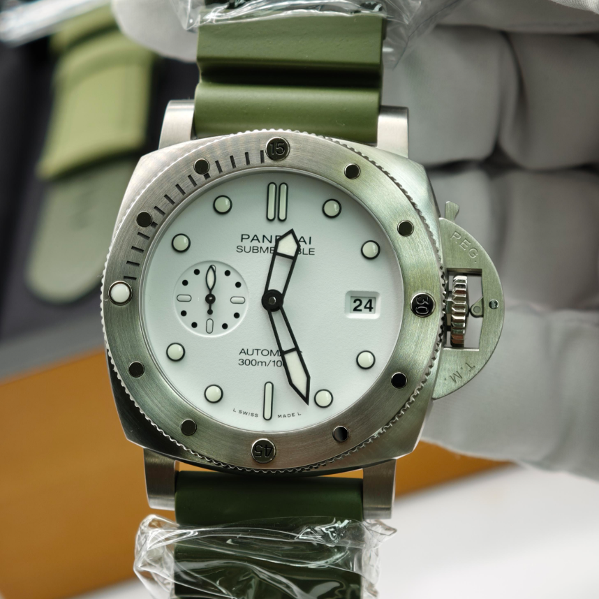 2025 New Panerai - PAM01226 Submersible QuarantaQuattro Bianco