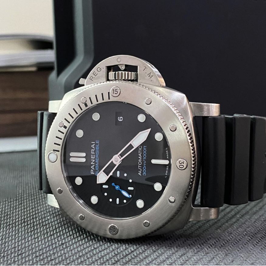 2021 Pre-owned Panerai - PAM01305 Luminor Submersible 47 3 Days Automatic Titanium / Black