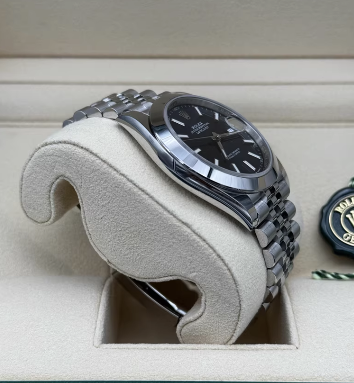 2024 Pre-owned Rolex - 126300-0002 Datejust 41 Stainless Steel Smooth / Jubilee / Blue