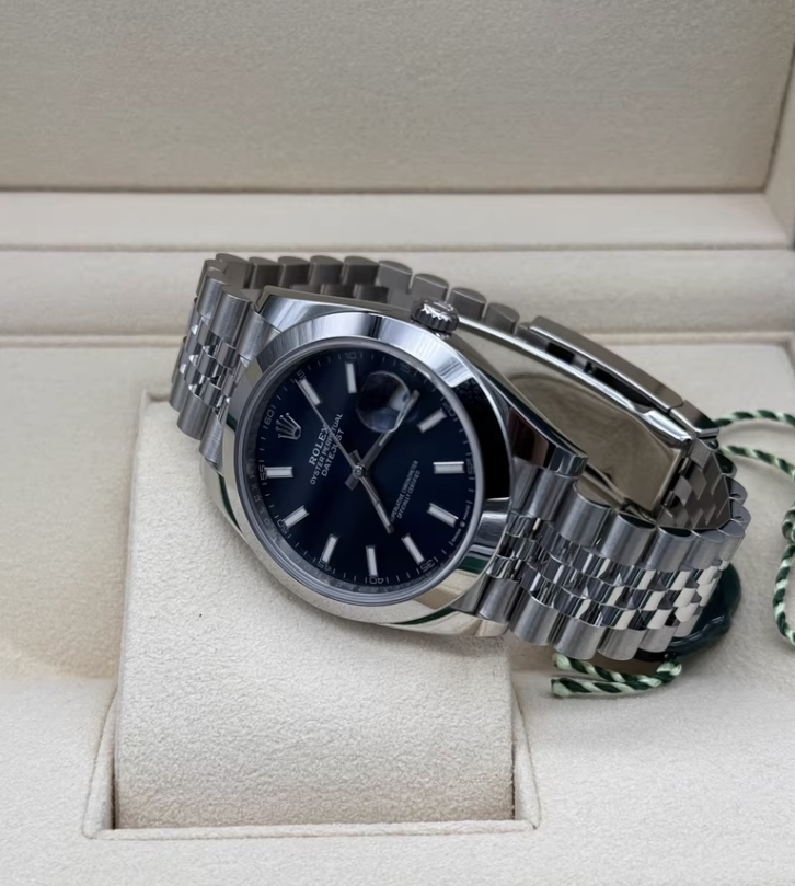 2024 Pre-owned Rolex - 126300-0002 Datejust 41 Stainless Steel Smooth / Jubilee / Blue