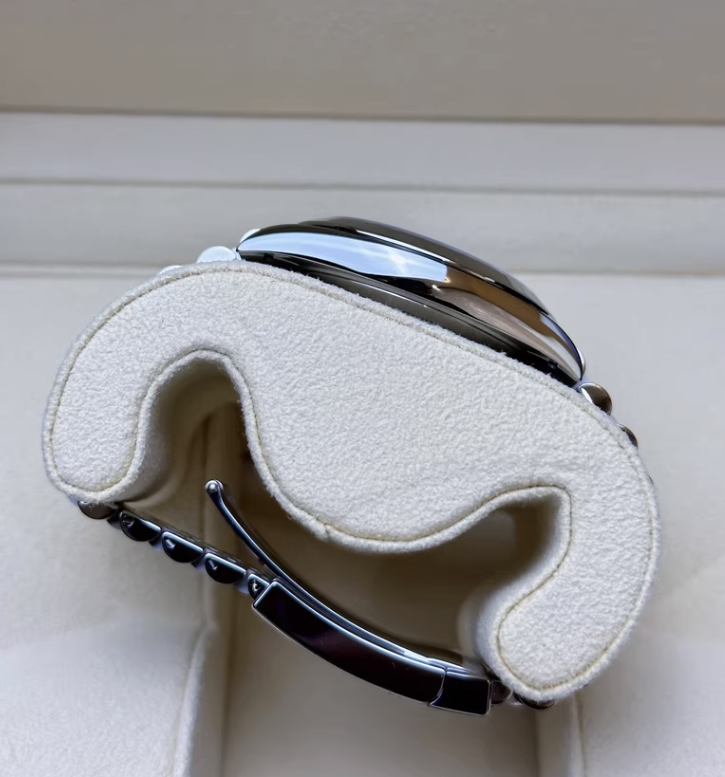 2025 Brand New Rolex - 126300-0022 Datejust 41 Stainless Steel Smooth / Jubilee / Green - Fluted