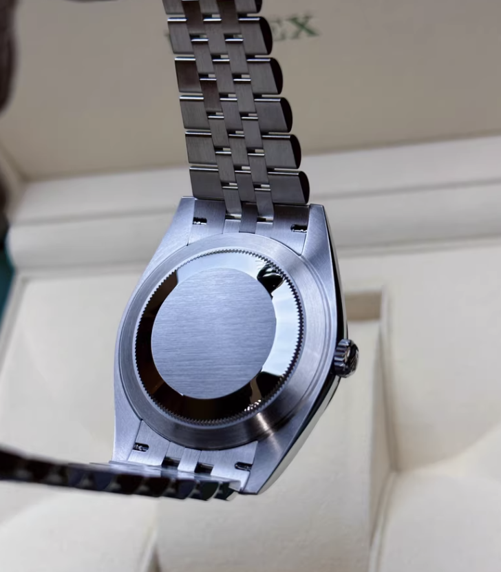 2025 Brand New Rolex - 126300-0022 Datejust 41 Stainless Steel Smooth / Jubilee / Green - Fluted