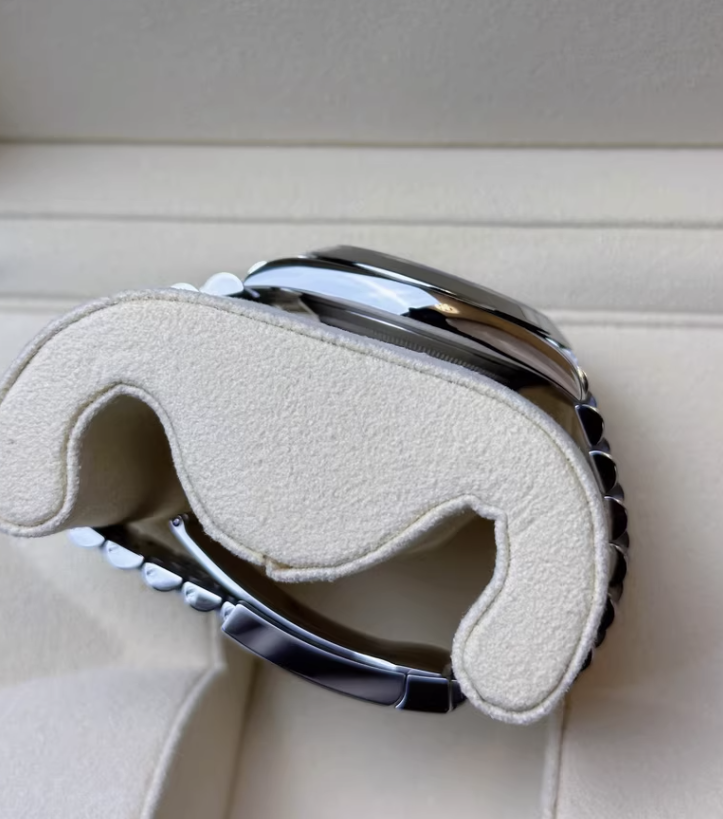 2024 Pre-owned Rolex - 126300-0024 Datejust 41 Stainless Steel Smooth / Jubilee / Blue- Fluted