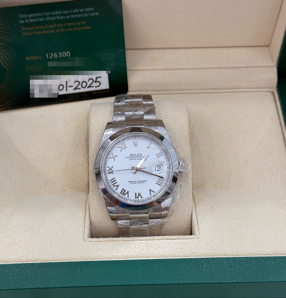 2025 Pre-owned Rolex - 126300-0015 Datejust 41 Stainless Steel Smooth / Oyster / White Roman