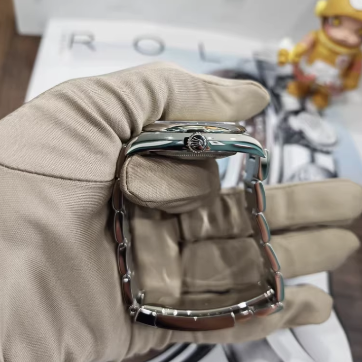 2025 Brand New Rolex - 126000-0012 Oyster Perpetual 36 Stainless Steel / Beige