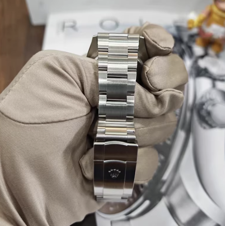 2025 Brand New Rolex - 126000-0012 Oyster Perpetual 36 Stainless Steel / Beige