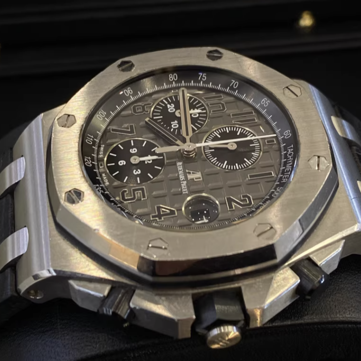 2019 Pre-owned Audemars Piguet - 26470ST.OO.A104CR.01 Royal Oak Offshore 26470 Stainless Steel / Grey / Alligator